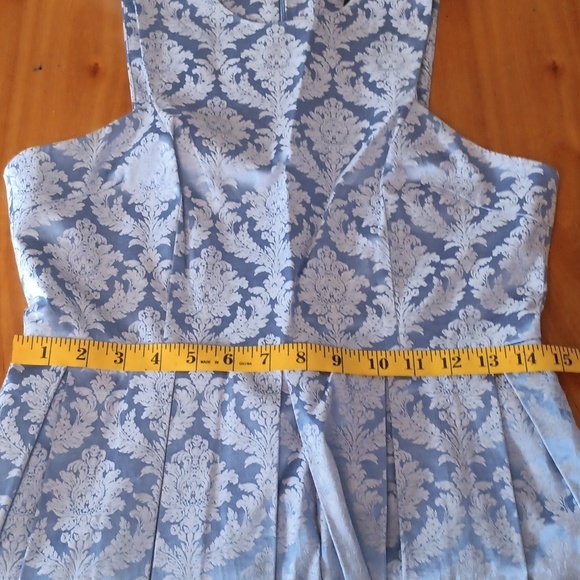 Gianni Bini floral periwinkle pleated dress size medium - Picture 11 of 11